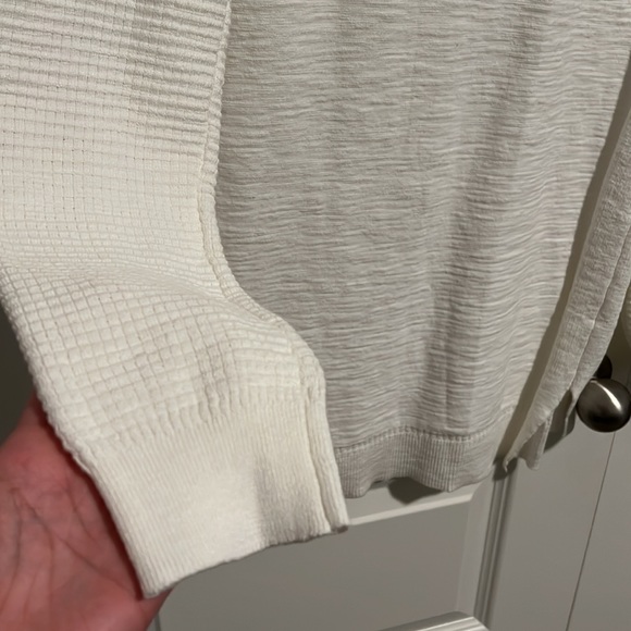 SIZE SMALL - Picture 6 of 8